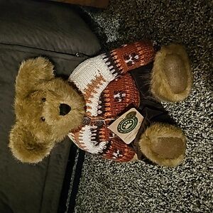 Bonds Bear Devin Fallsbeary